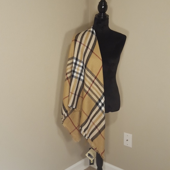 NWT V.FRAAS Women's Brown Plaid Square Wrap - Picture 2 of 7
